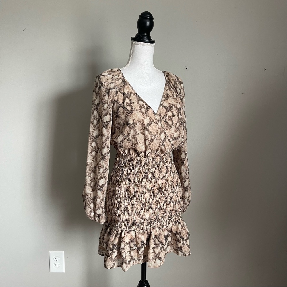 LE LIS | Snakeskin Reptile Print Smocked Long Sleeve Dress Sz S - Picture 6 of 11